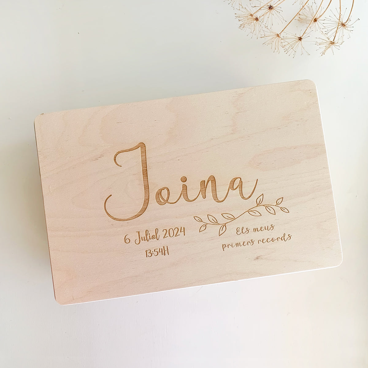 Caja de madera personalizada “mis primeros recuerdos” en catalán| Chin Pum 